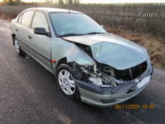 Toyota Avensis 1.6 VVT-i sedan -01