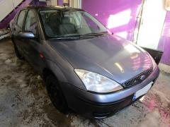 Ford Focus 1.6 16V sedan -03