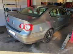 Volkswagen Passat  2.0 FSI