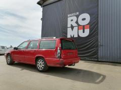 Volvo V70 2.4