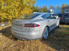 Tesla Model S 85D