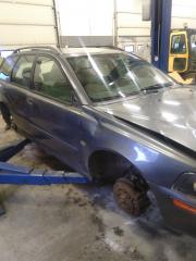 Volvo V40 StW 2.0 16V -02