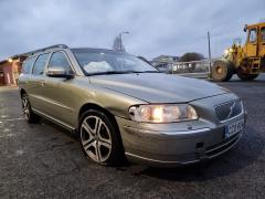 VOLVO V70 II  2.4b 140hv