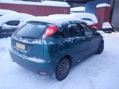 Ford Focus I Pre-Facelift 5D HB 1.6i MT5