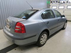 Skoda Octavia II 1.6i 8V 5/HB