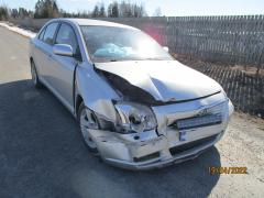 Toyota Avensis 2.0 sedan -04