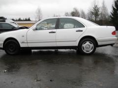Mercedes-Benz E 200 220D