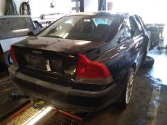 Volvo S60 T5 4D sedan -01
