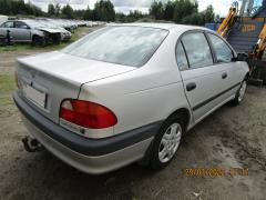 Toyota Avensis 1.6 sedan -99