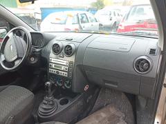 Ford Fusion -04