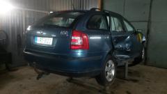Skoda Octavia 1.6FSi -06 vaalean vihre farmari
