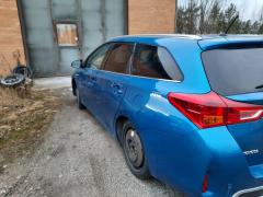 Toyota Auris 13->>