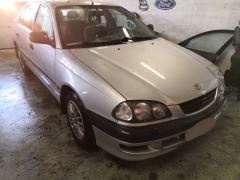 Toyota Avensis 1.6 sedan -00