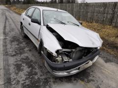 Toyota Avensis 1.6 sedan -98