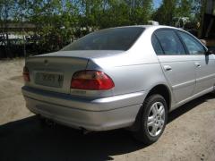 Toyota Avensis 1.8VVT-I sedan -03