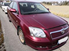 Toyota Avensis 1.8 sedan -03