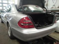Mercedes-Benz E 200 CDI A -03 sedan