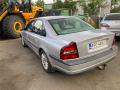 Kuva 3: Volvo S80 2.4 Automatic 4D -01 sedan 2001