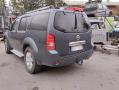 Kuva 3: Nissan Pathfinder III 2.5 dCi 4WD 2006