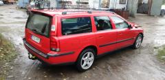 Volvo V70 II -03 2.4Di automaatti punainen