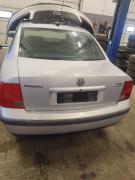 Volkswagen Passat SYNCRO 2.3-3B-4X4/270  sedan -99