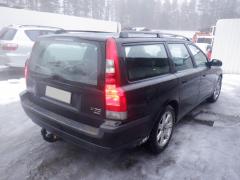 Volvo V70 Mk2 5D STW 2.4i MT5