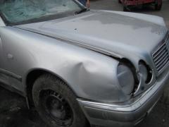 Mercedes-Benz  E230 sedan-96