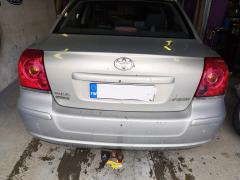 Toyota Avensis 2.0 sedan -06