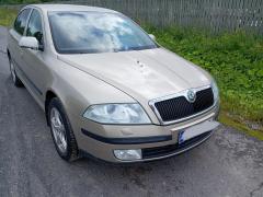 Skoda Octavia 2.0FSI sedan-05