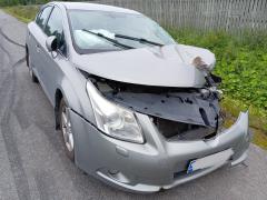 Toyota Avensis 1.8 sedan -09