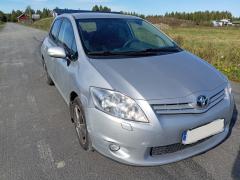 Toyota Auris 1.6 -10