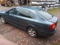 Kuva 3: Skoda Octavia 1.6 -06 siniharmaa 5-ov hb 2006