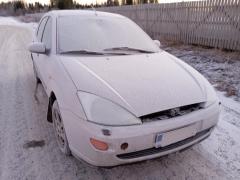 Ford Focus 1.6 16V sedan -01