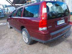 Volvo V70 2,4 BIOFUEL Be/CNG -06 punainen ei kolaria