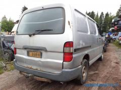 Toyota Hiace  2,4TD automatic, lyhyt  5D -01