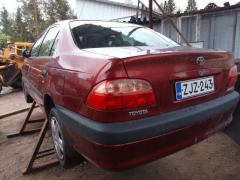 Toyota Avensis -00 1.6VVti sedan punainen