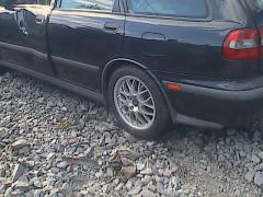 Volvo V40-98