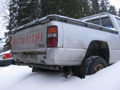 Mitsubishi L200 2,5D 4X4 -90