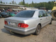 Mercedes-Benz E 200 3.0TD sedan