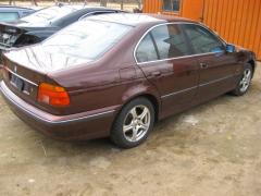 BMW E39 528i Sed