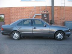 Mercedes-Benz E220D -97 sedan  