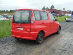 Toyota Yaris Verso 1.5 -02