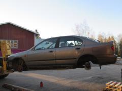 Nissan Primera 2,0 sedan -99