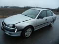 Kuva 4: Toyota Avensis 1.6 VVti sed. -01 2001