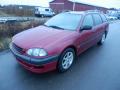 Kuva 4: Toyota Avensis 2.0 D4D Farm -00 2000