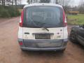 Kuva 4: Toyota Yaris Verso 1.3VVTi -05 2005