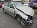 Kuva 4: Toyota Avensis 1.8 sed. -00 2000