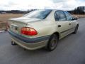 Kuva 4: Toyota Avensis 1.8 VVti autom. sed. -02 2002