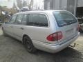 Kuva 4: Mercedes-Benz E 290TD farm. -98   1998