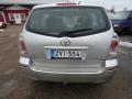 Kuva 4: Toyota Corolla Verso 2.2 D-4D Tila-auto 2006